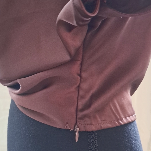 House of Harlow Satin Wrap top with side zip, chocolate brown, Size: M - Picture 3 of 6